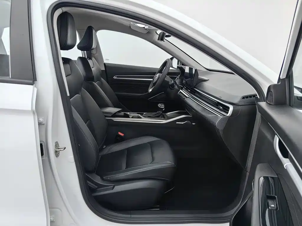 Geely Emgrand — миниатюра 23