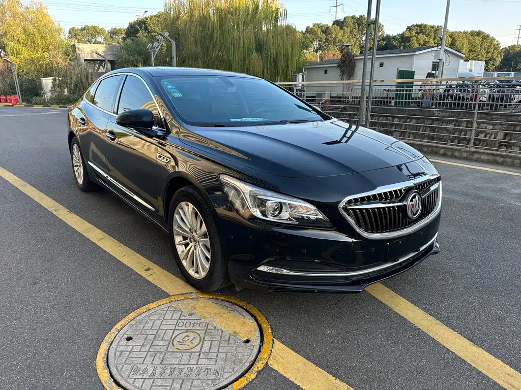 Buick LaCrosse — миниатюра 3