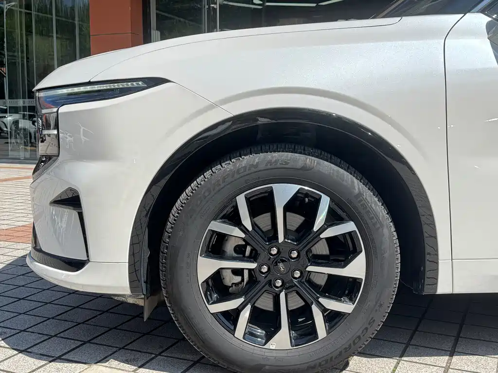 Ford Edge — миниатюра 5