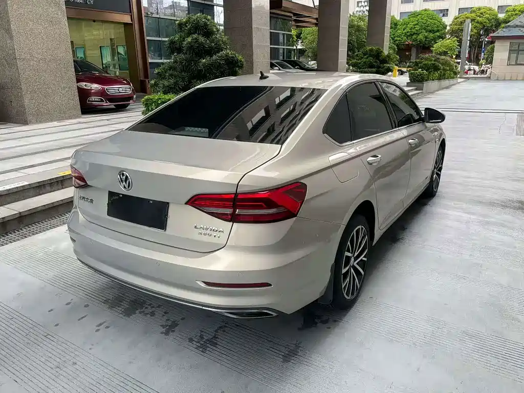 Volkswagen Lavida — миниатюра 9