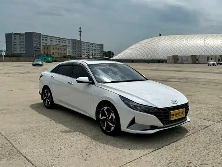 Hyundai Elantra — миниатюра 3