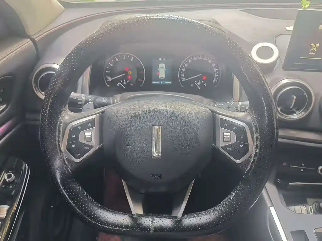 Wey Wey VV5 — миниатюра 8