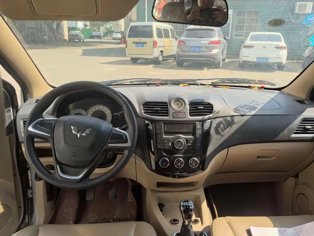 Wuling Hongguang — миниатюра 7