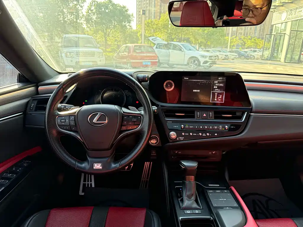 Lexus ES — миниатюра 12
