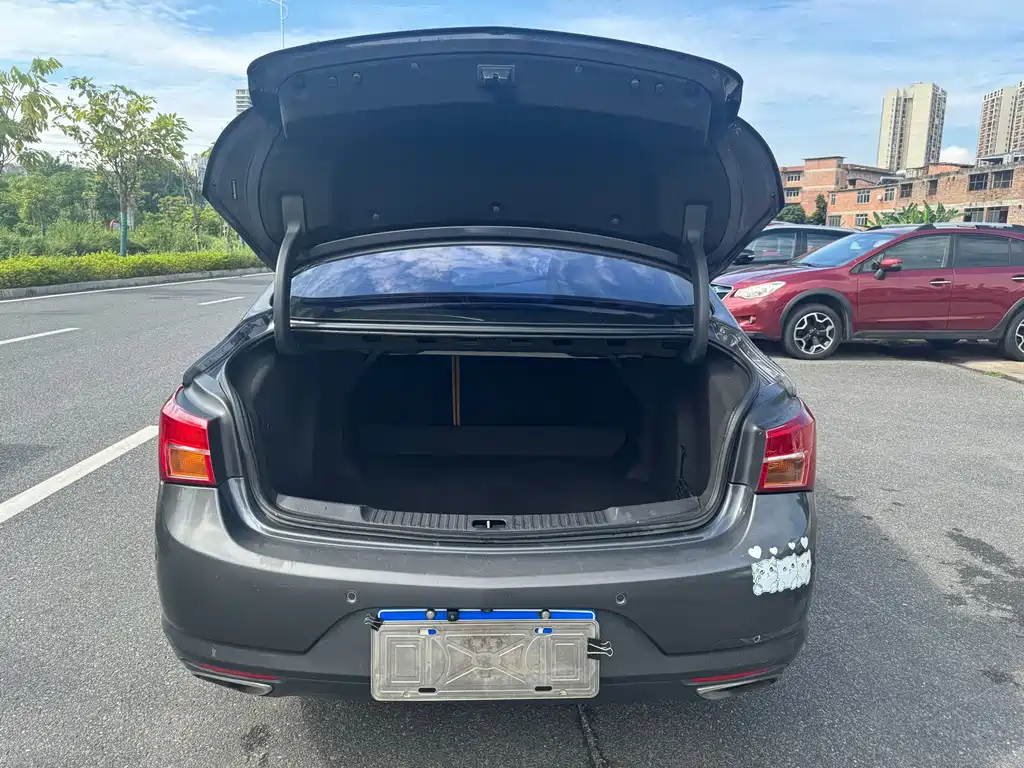 Buick Verano — миниатюра 8