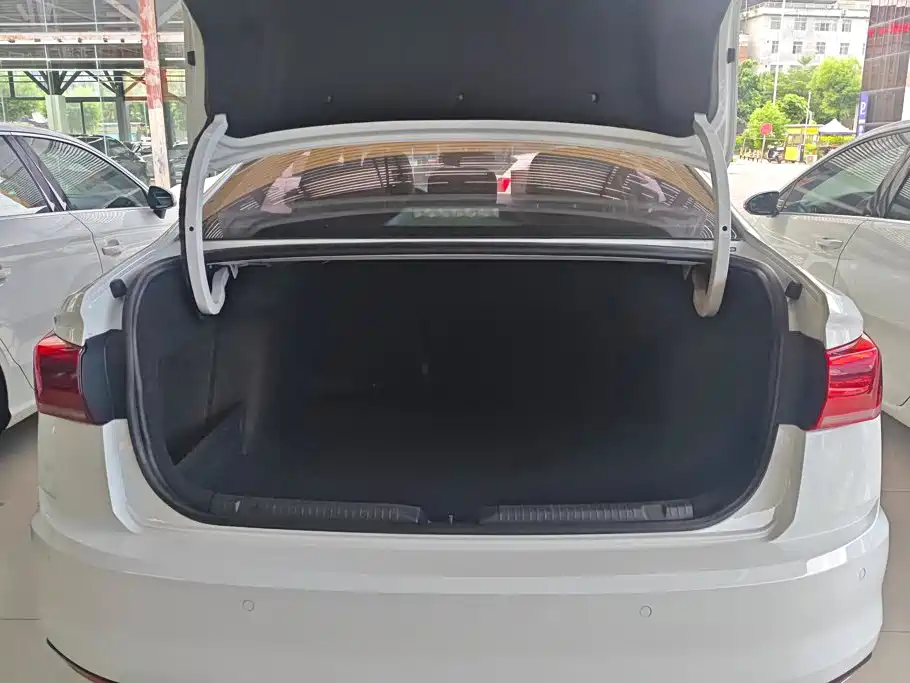 Volkswagen Bora — миниатюра 4