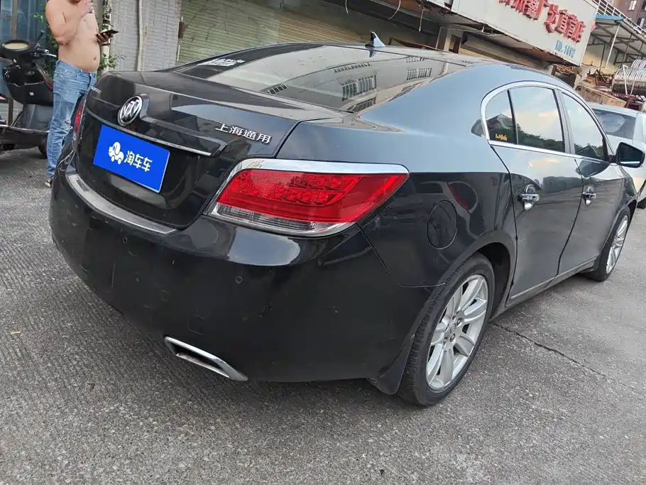 Buick LaCrosse — миниатюра 3