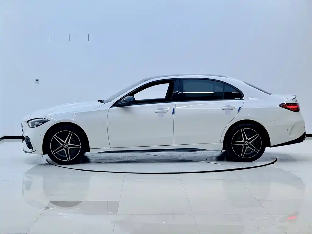 Mercedes-Benz C-Class — миниатюра 4