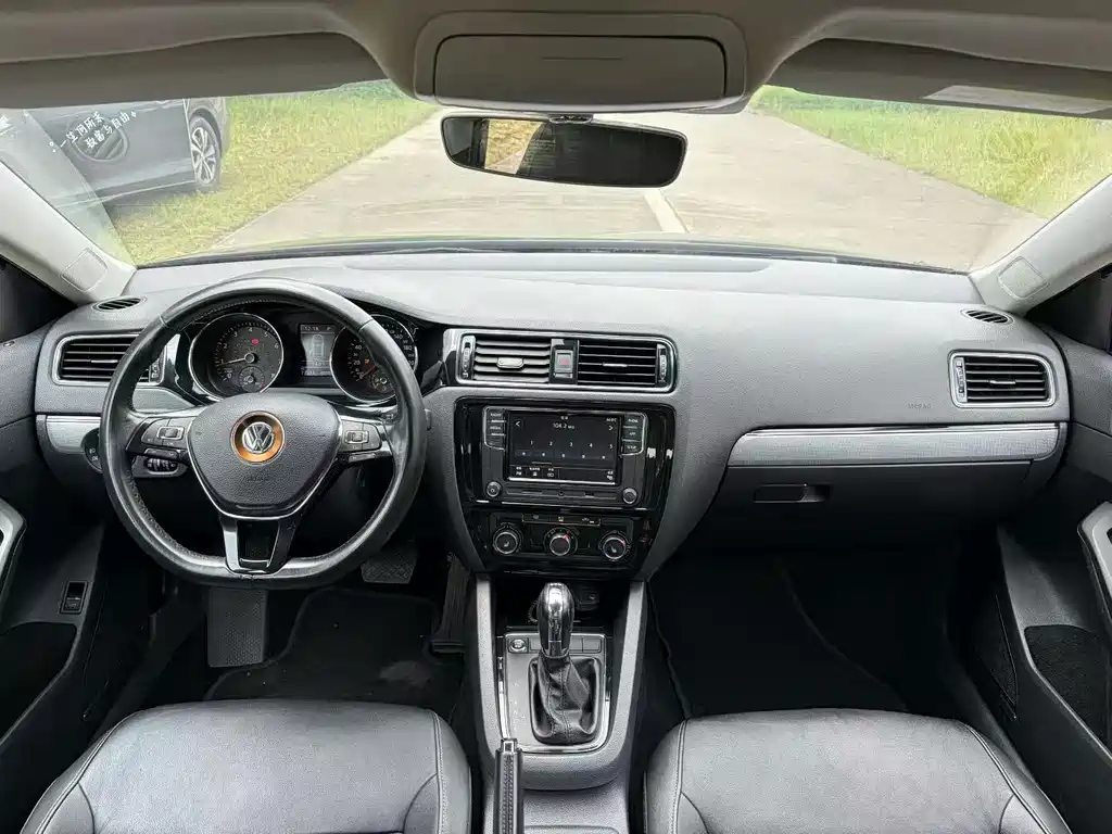 Volkswagen Sagitar — миниатюра 4