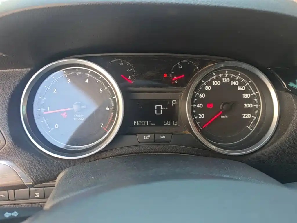 Peugeot 408 — миниатюра 12