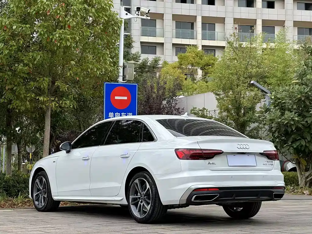 Audi A4L — миниатюра 7