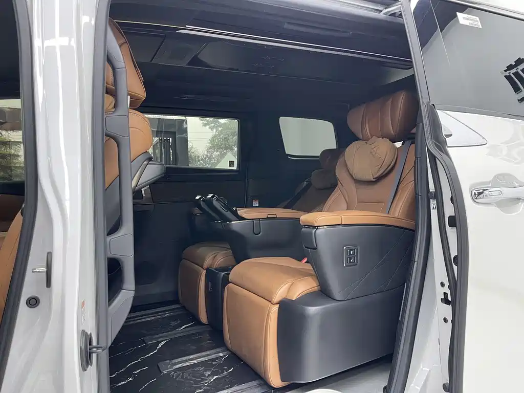 Toyota Vellfire — миниатюра 11