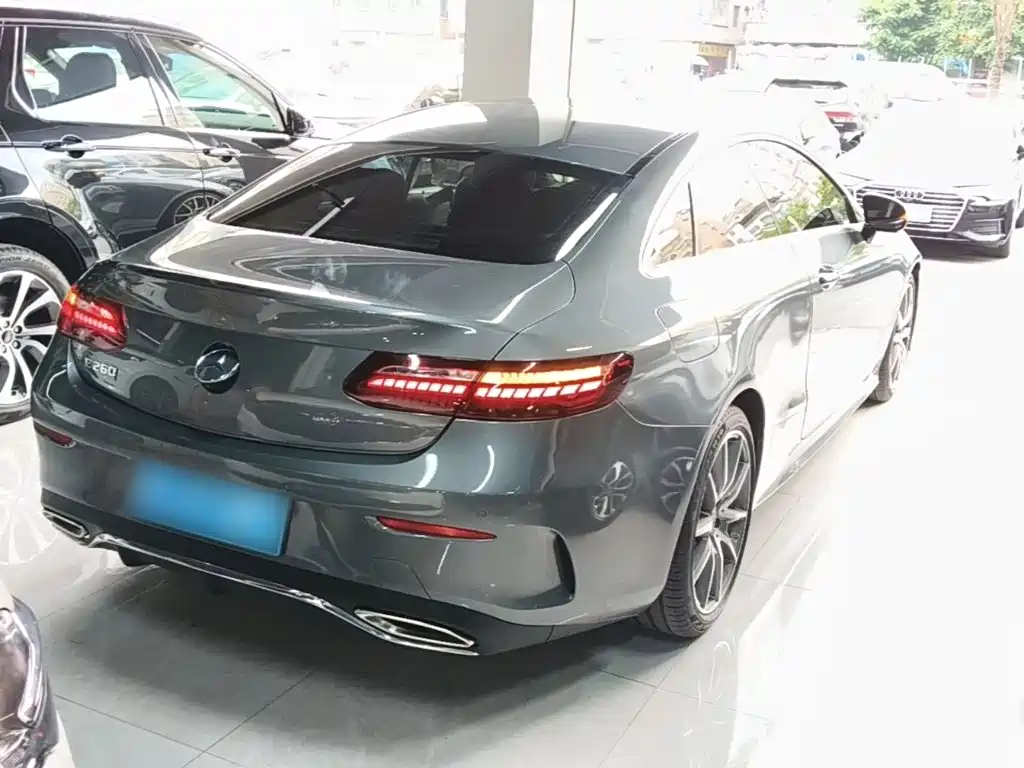 Mercedes-Benz E-Class (Import) — миниатюра 7