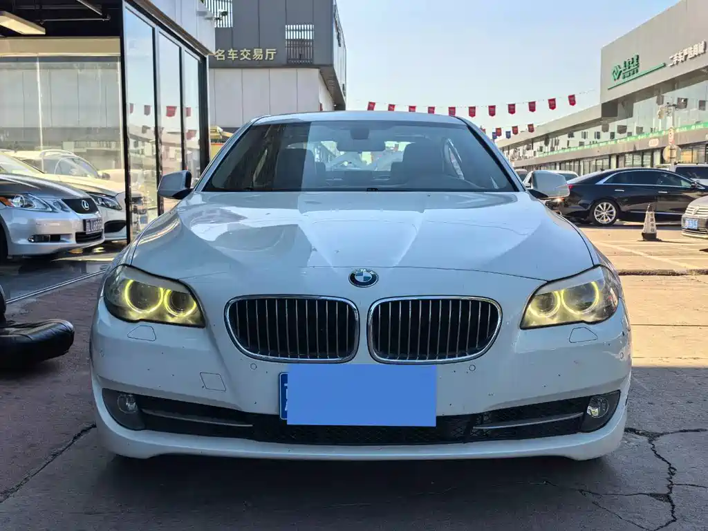 BMW 5 Series — миниатюра 2