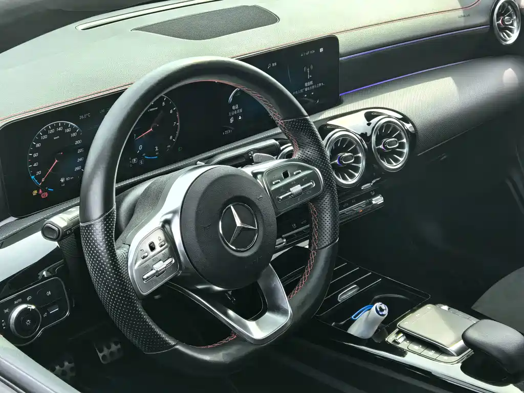 Mercedes-Benz CLA (Import) — миниатюра 7