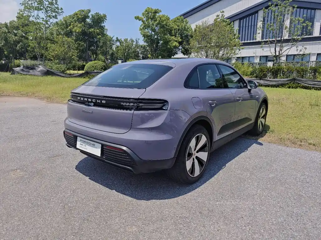 Porsche Macan EV — миниатюра 7
