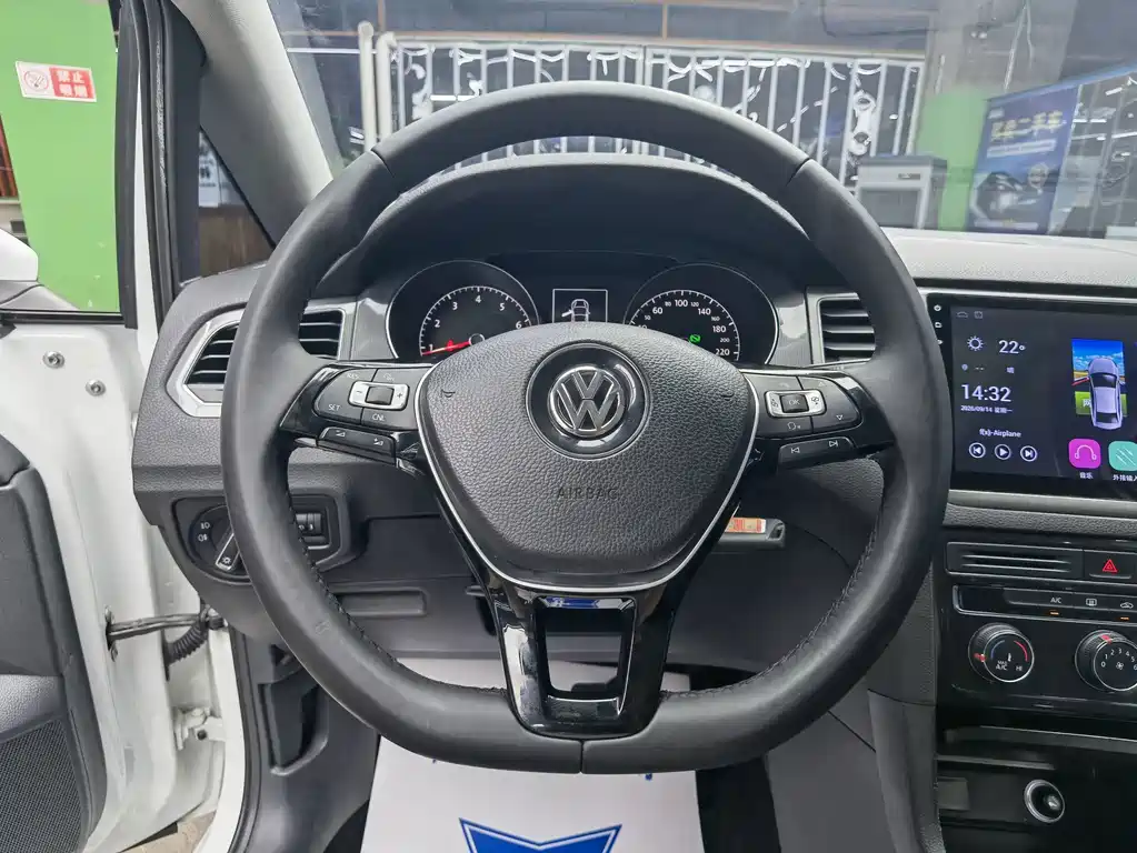 Volkswagen Golf Sportsvan — миниатюра 10