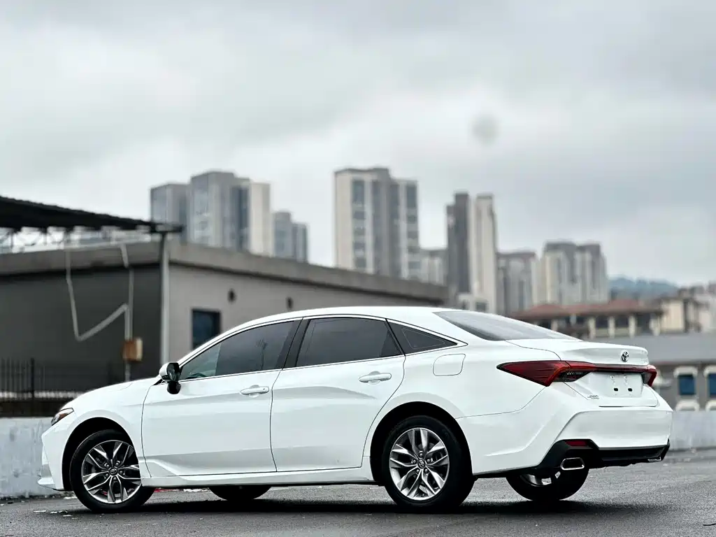Toyota Avalon - фото 9