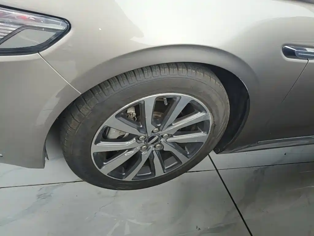 Lincoln Continental — миниатюра 23