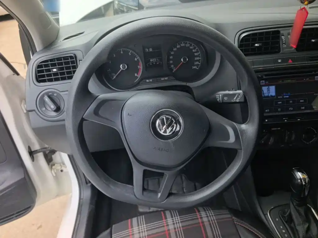 Volkswagen Polo — миниатюра 11