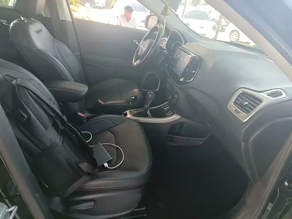 Jeep Compass — миниатюра 25