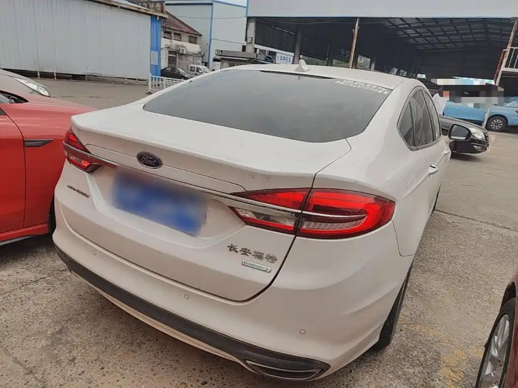 Ford Mondeo — миниатюра 7