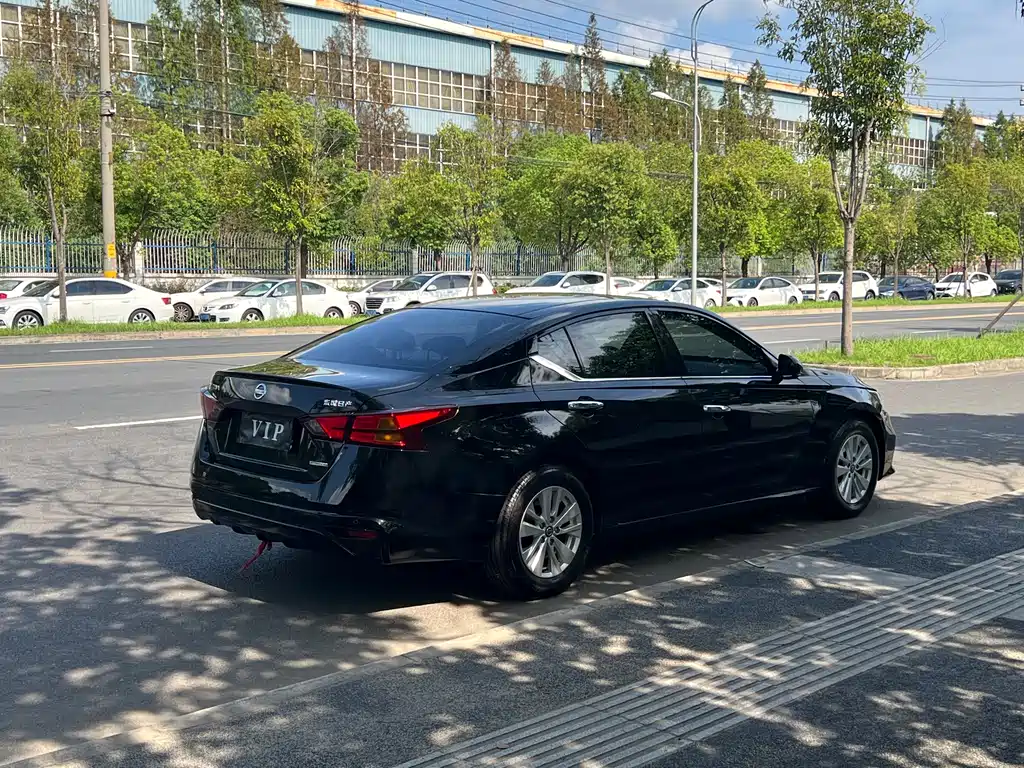 NISSAN TEANA