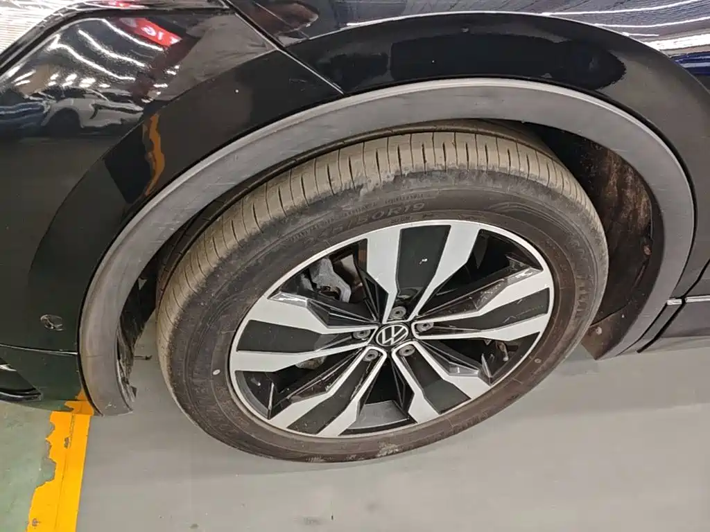 Volkswagen Tiguan L — миниатюра 23