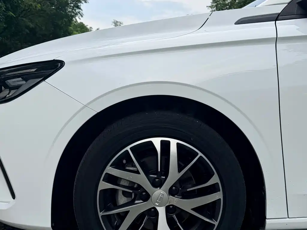Geely Emgrand — миниатюра 17