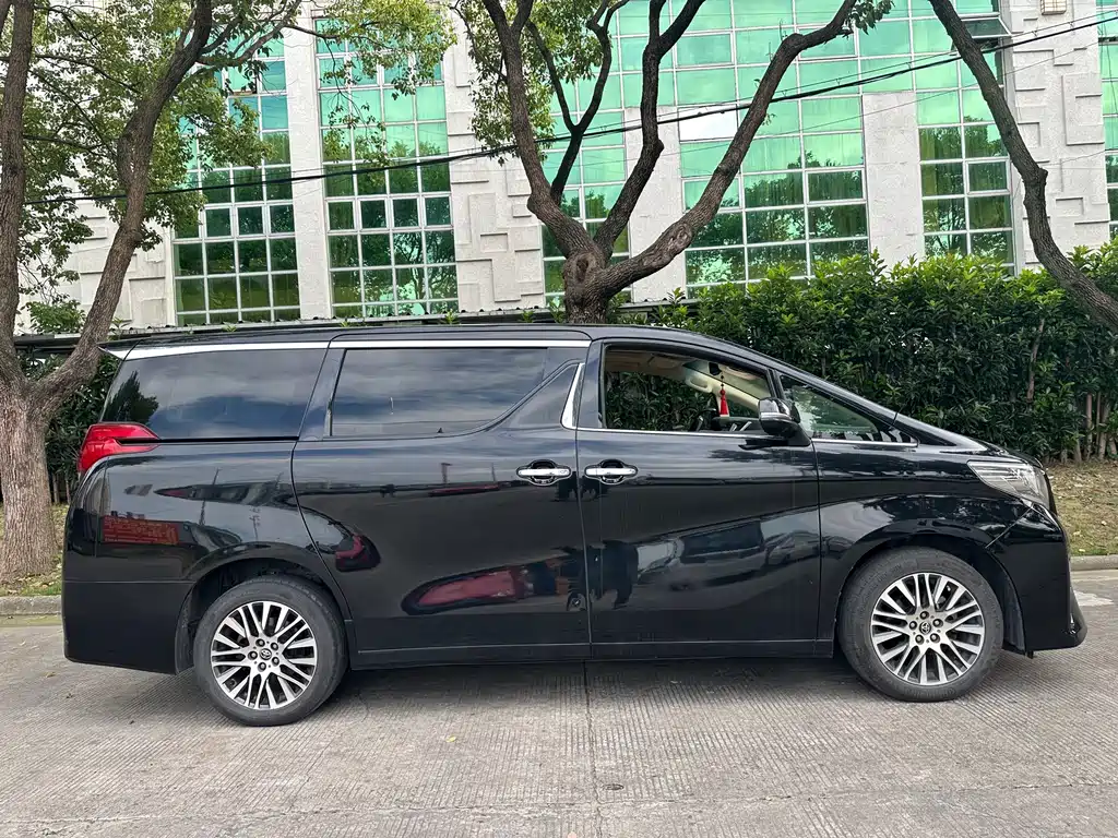 Toyota Alphard 2015 3.5L Luxury