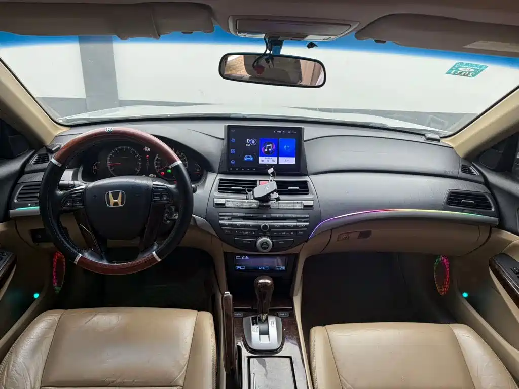 Honda Accord — миниатюра 6
