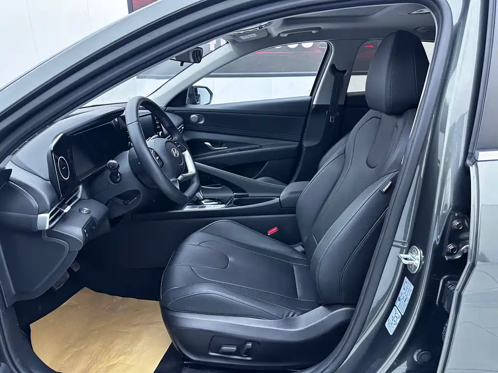 Hyundai Elantra — миниатюра 4