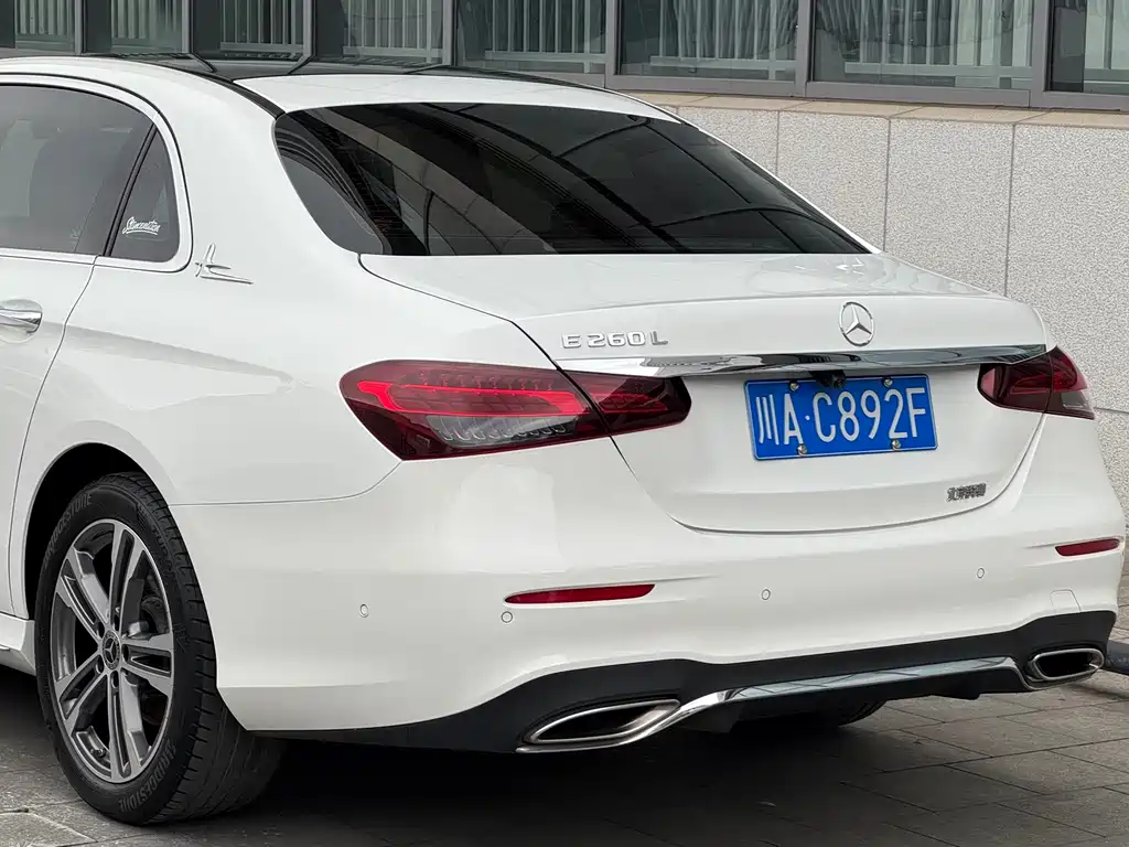 MERCEDES-BENZ E CLASS