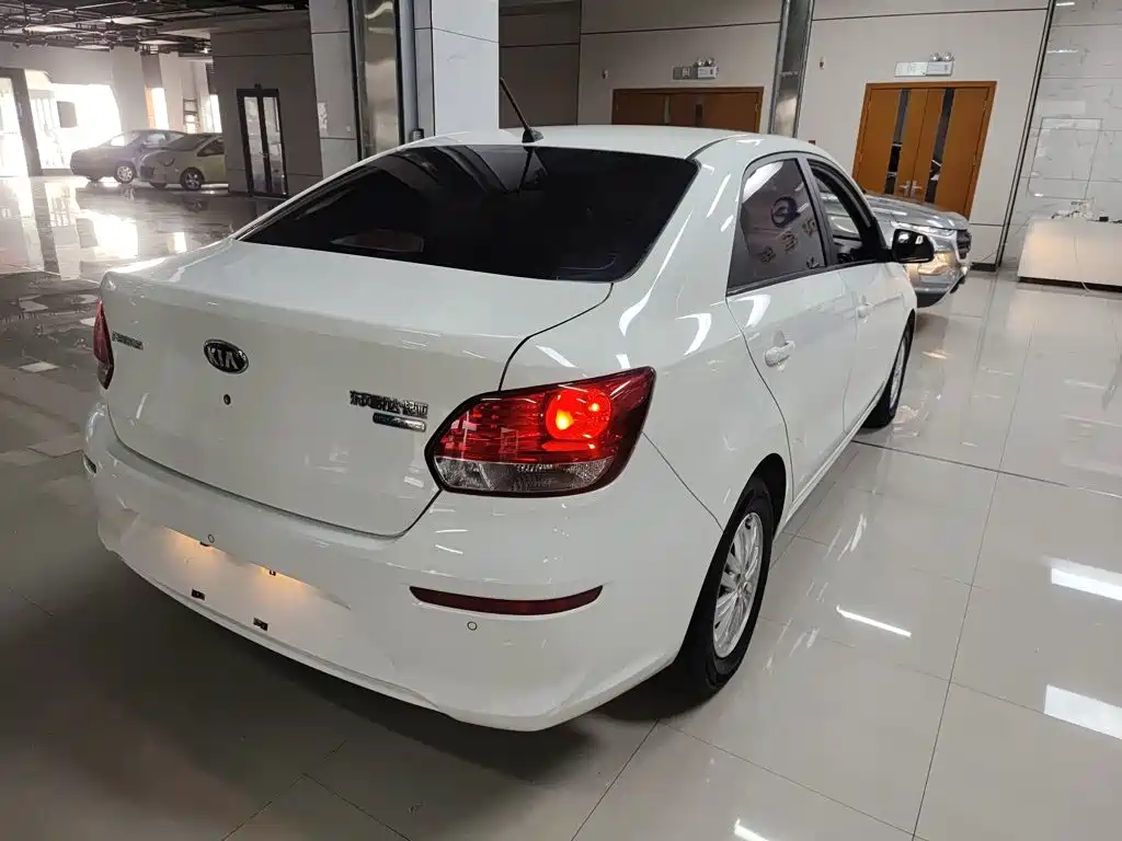 Kia Huanchi — миниатюра 5