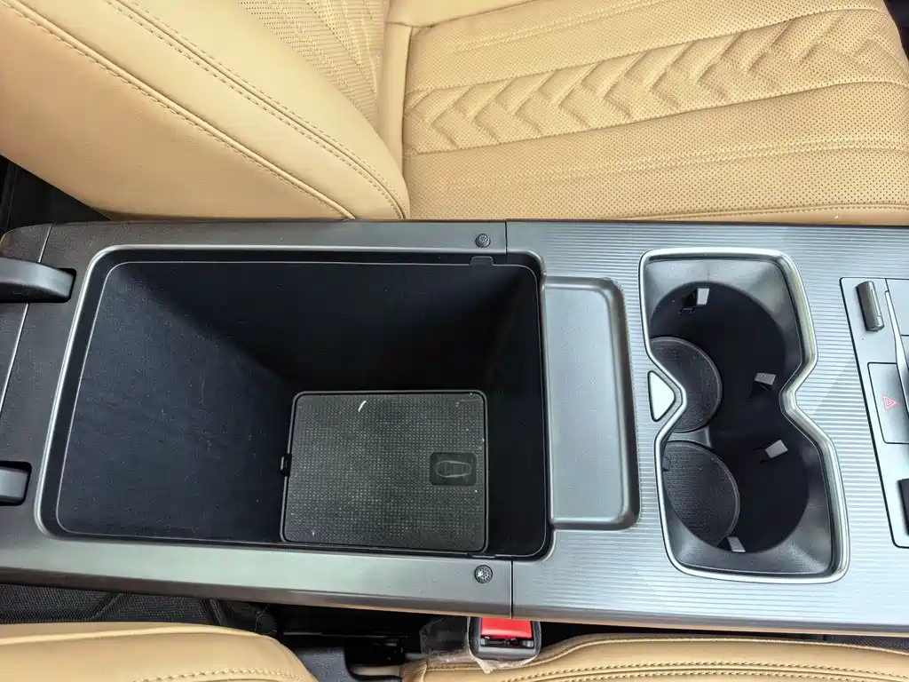 BYD L DM-i — миниатюра 12