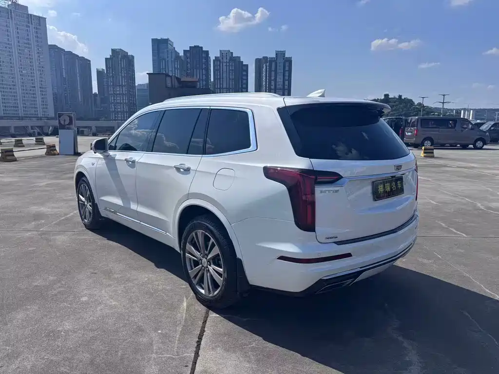 Cadillac XT6 — миниатюра 5