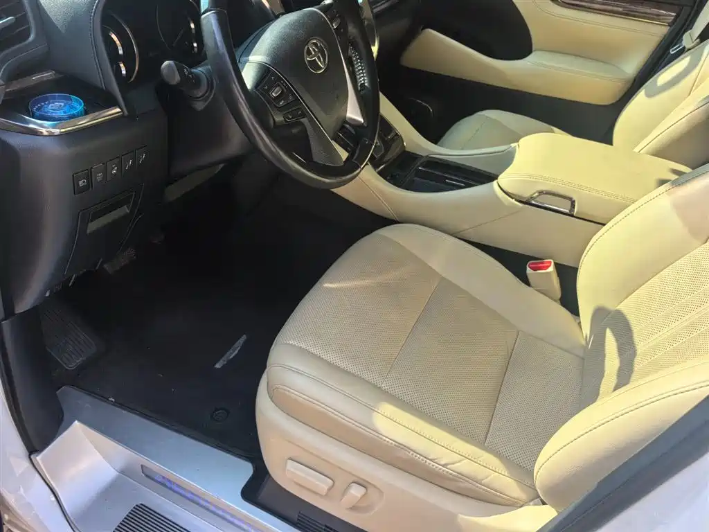 Toyota Alphard 2021 2.5L Luxury