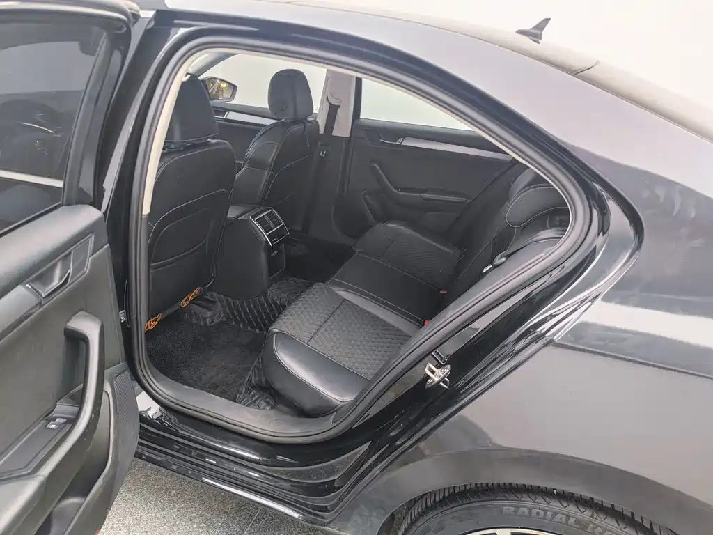 Skoda Superb — миниатюра 18