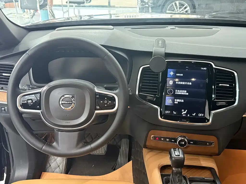 VOLVO  XC90