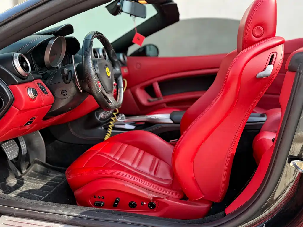 Ferrari California T 2012 4.3L