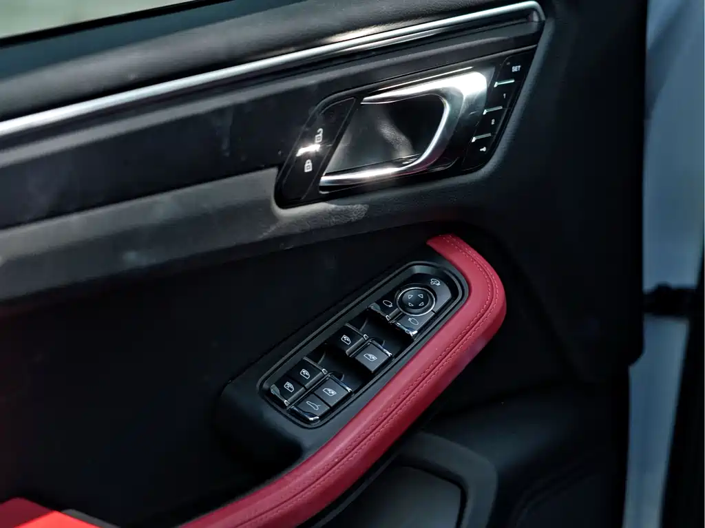 Porsche Macan — миниатюра 13