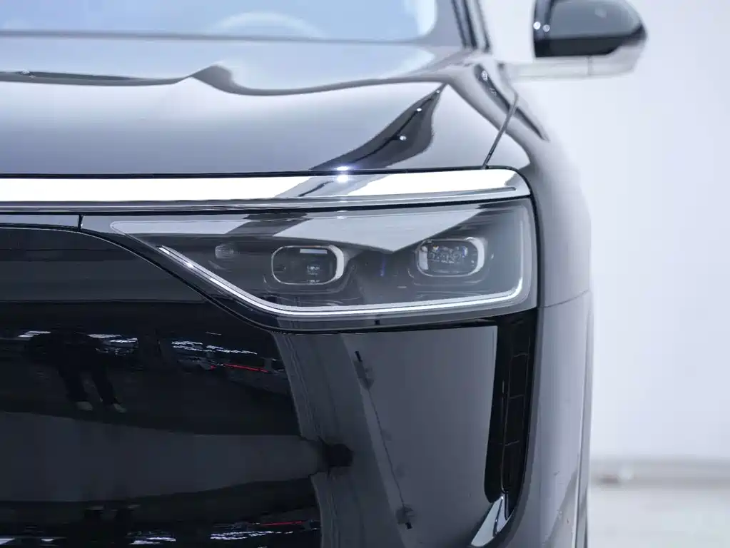 AITO ASK THE WORLD M8