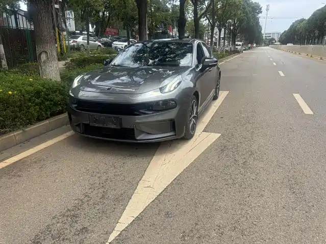 2021 Lynk & Co 03