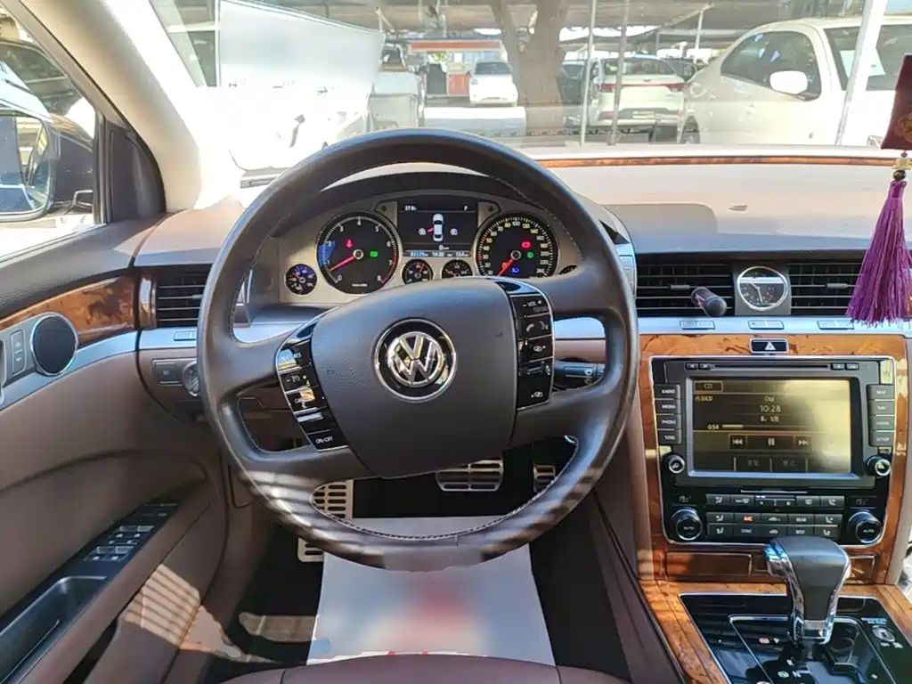 Volkswagen Phaeton — миниатюра 11