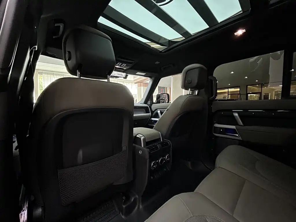 Land Rover Defender — миниатюра 15