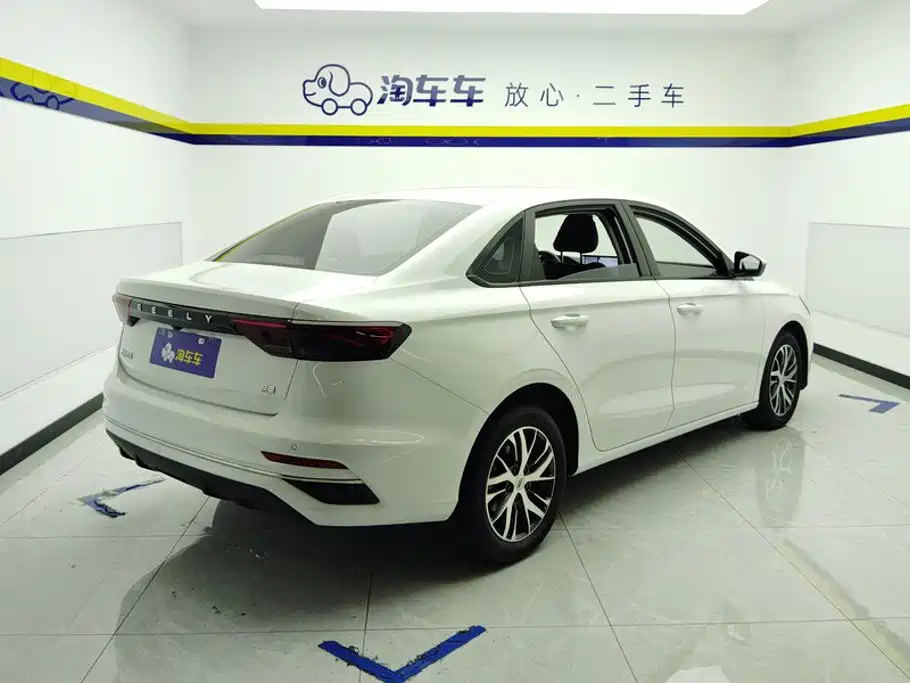 Geely Emgrand — миниатюра 3
