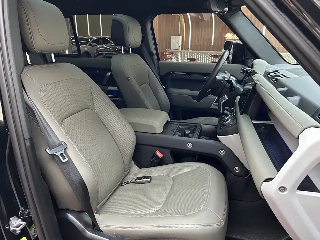 Land Rover Defender — миниатюра 38