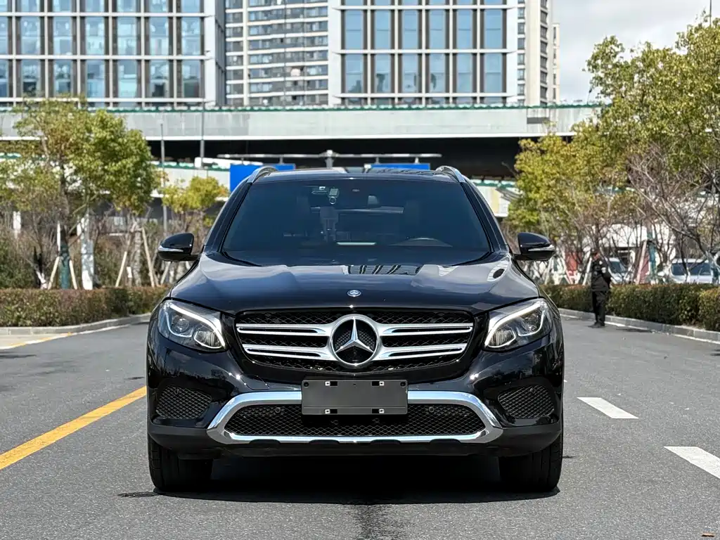 MERCEDES-BENZ GLC