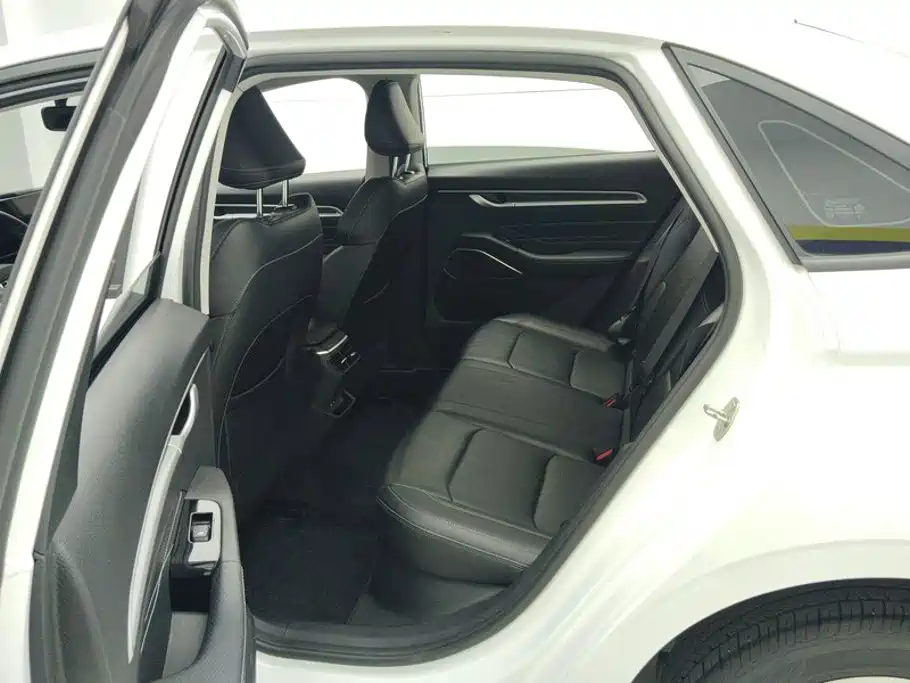 Geely Emgrand — миниатюра 11