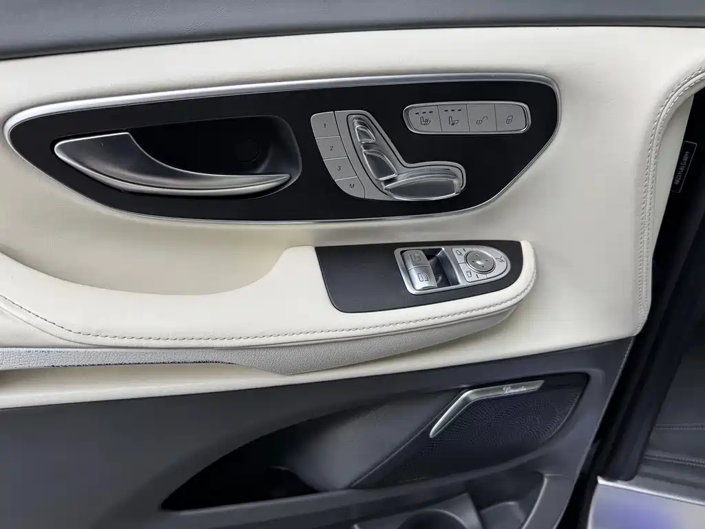 MERCEDES-BENZ V CLASS